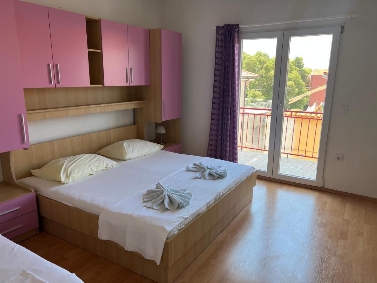 Apartmani Kacola Tučepi Buitenkant foto